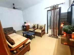 Comfy 1 BHK Near Max Hospital & Select City Walk